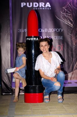 Pudra Cosmetics фотозона на вечірці Андре Тан