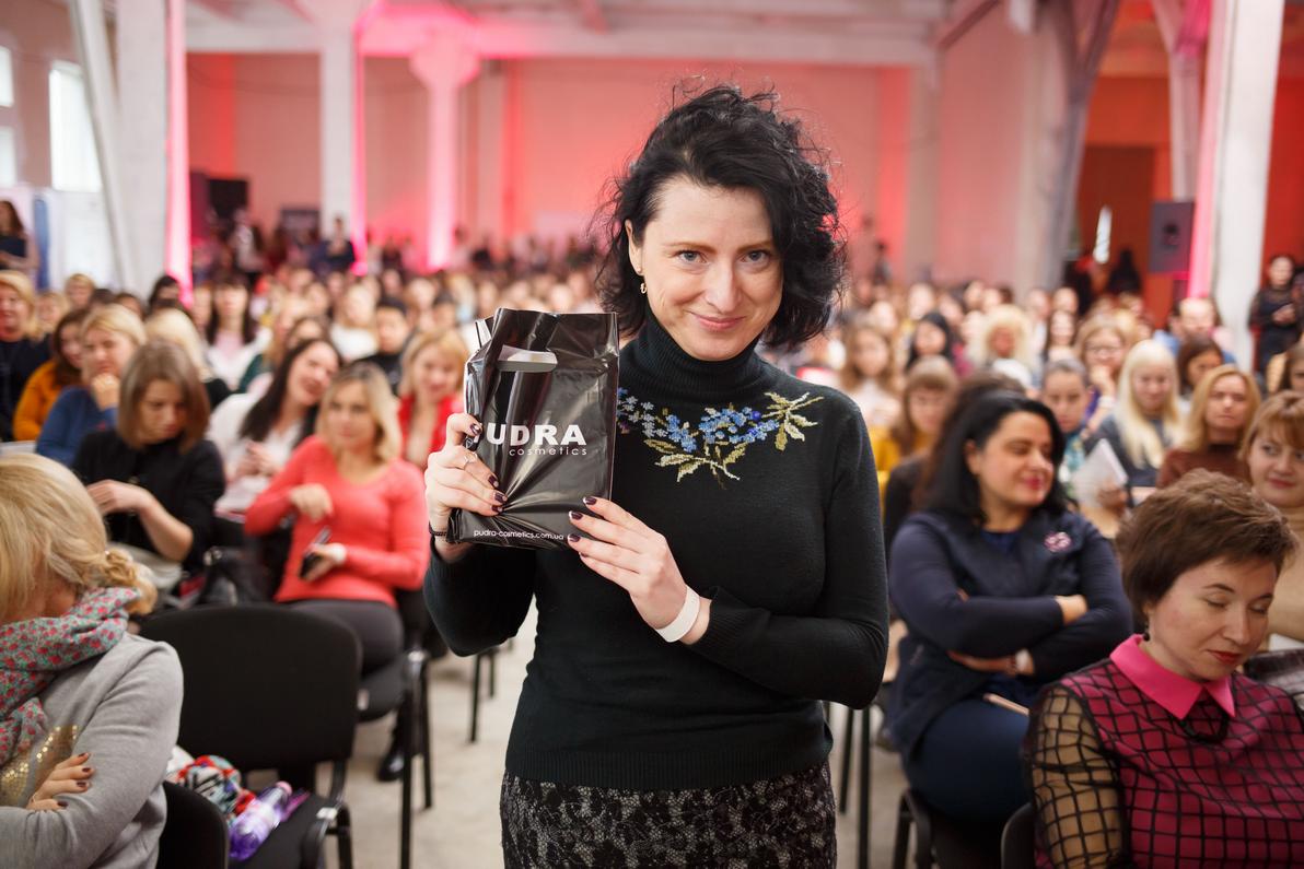 Подарунки від Pudra Cosmetics на конференції Connecting Women